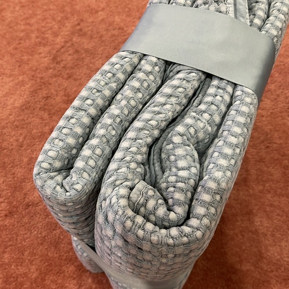 UGG brand new twin quilt set - Picture 12 of 12